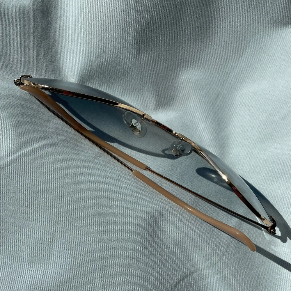 Ray-Ban Aviator Sunglasses with Gold Frame and Blue Lenses